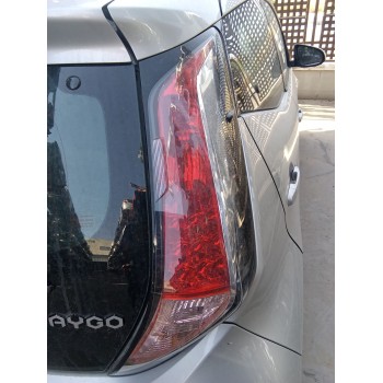 Recambio de piloto trasero derecho para toyota aygo (_b4_) 1.0 (kgb40) referencia OEM IAM 815510H110  