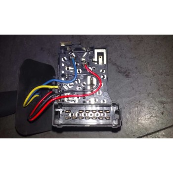 Recambio de mando intermitentes para renault clio ii fase i (b/cbo) 1.2 referencia OEM IAM   