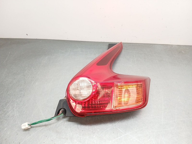 Recambio de piloto trasero derecho para nissan juke (f15) 1.6 referencia OEM IAM 265501KA0B  