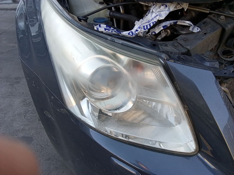 Recambio de faro derecho para toyota avensis station wagon (_t27_) 2.0 d-4d (adt270_) referencia OEM IAM 8114005332  
