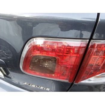 PILOTO TRASERO DERECHO INTERIOR 8158105110 