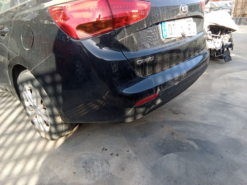 Recambio de paragolpes trasero para kia cee´d sportswagon (jd) 1.6 crdi 128 referencia OEM IAM 86611A2200  
