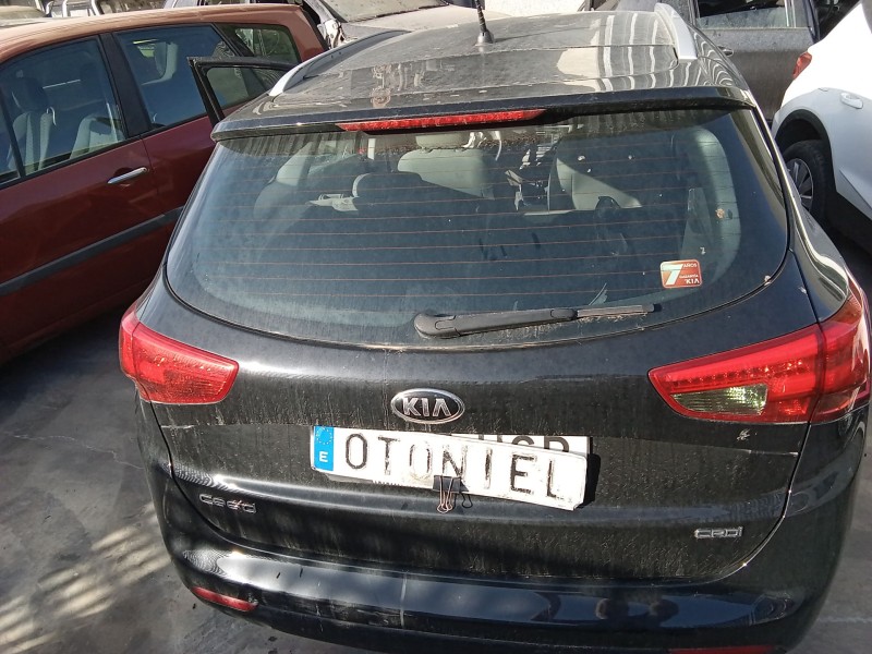 Recambio de porton trasero para kia cee´d sportswagon (jd) 1.6 crdi 128 referencia OEM IAM 73700A2200  