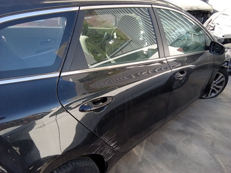 Recambio de puerta trasera derecha para kia cee´d sportswagon (jd) 1.6 crdi 128 referencia OEM IAM 77004A2200  