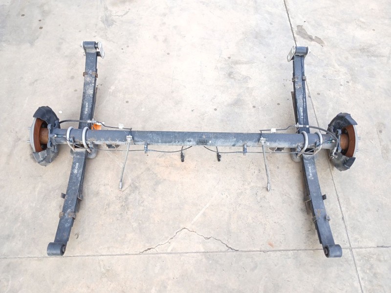 Recambio de puente trasero para maxus edeliver 3 (modelo) referencia OEM IAM  NO INCLUYE PINZAS FRENO DISCO