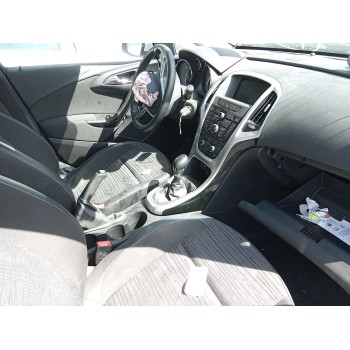 opel astra j (p10) del año 2015