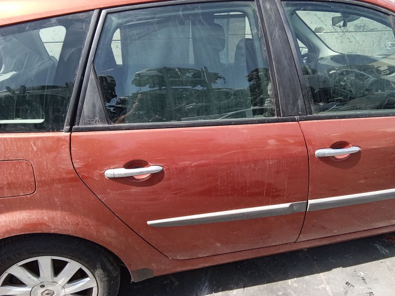 Recambio de puerta trasera derecha para renault grand scénic ii (jm0/1_) 1.9 dci (jm14) referencia OEM IAM 821005158R  