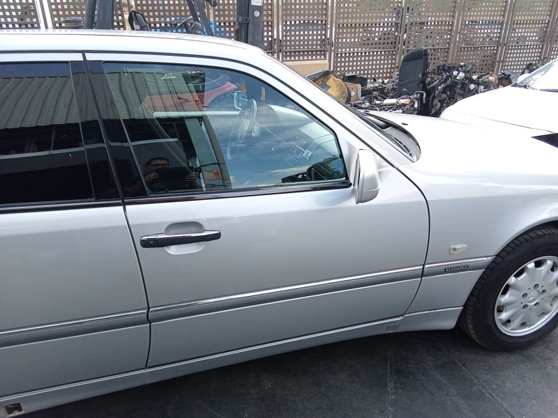 Recambio de puerta delantera derecha para mercedes-benz clase c (w202) c 180 (202.018) referencia OEM IAM 202720160528  