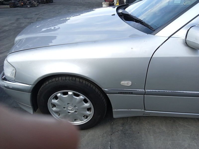 Recambio de aleta delantera izquierda para mercedes-benz clase c (w202) c 180 (202.018) referencia OEM IAM 2028810301  