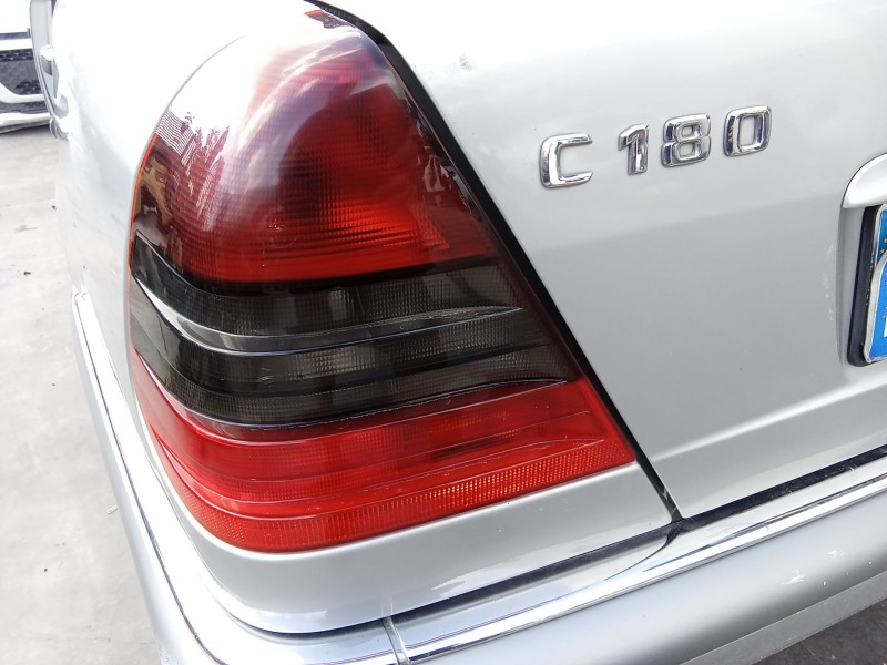 Recambio de piloto trasero izquierdo para mercedes-benz clase c (w202) c 180 (202.018) referencia OEM IAM 2028202764  