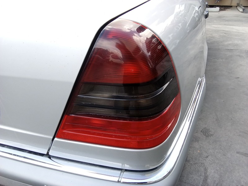 Recambio de piloto trasero derecho para mercedes-benz clase c (w202) c 180 (202.018) referencia OEM IAM 2028202864  