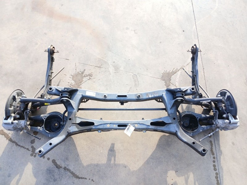 Recambio de puente trasero para kia ceed drive referencia OEM IAM 55410J7AA0  