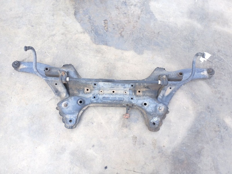 Recambio de puente delantero para kia venga (yn) 1.4 crdi 90 referencia OEM IAM 624001P000  
