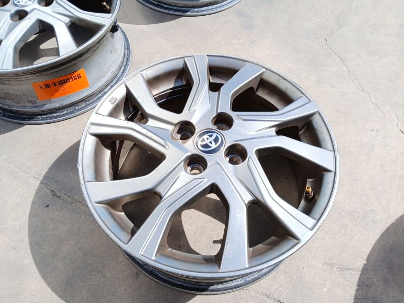 Recambio de llanta para toyota yaris (_p13_) 1.4 d (nlp130_) referencia OEM IAM 426110DC70 x1 16 pulgadas