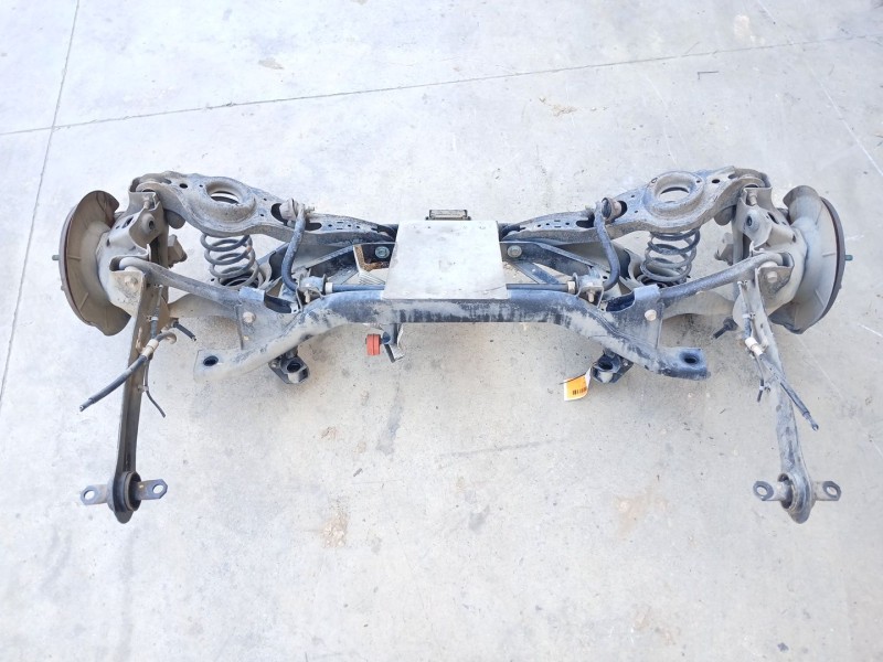 Recambio de puente trasero para mazda 3 sedán (bl) 1.6 mzr cd (bl12) referencia OEM IAM BBM428800D  