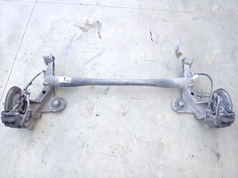 Recambio de puente trasero para chevrolet cruze (j300) 1.6 referencia OEM IAM 13314327  