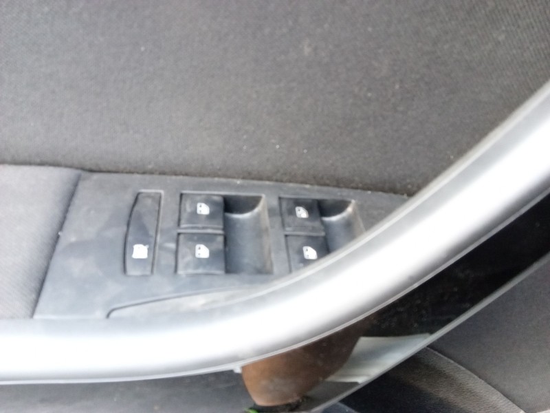 Recambio de mando elevalunas delantero izquierdo para opel astra j (p10) 1.6 cdti (68) referencia OEM IAM 13305011  
