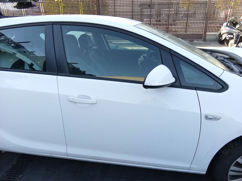 Recambio de puerta delantera derecha para opel astra j (p10) 1.6 cdti (68) referencia OEM IAM 13330766  