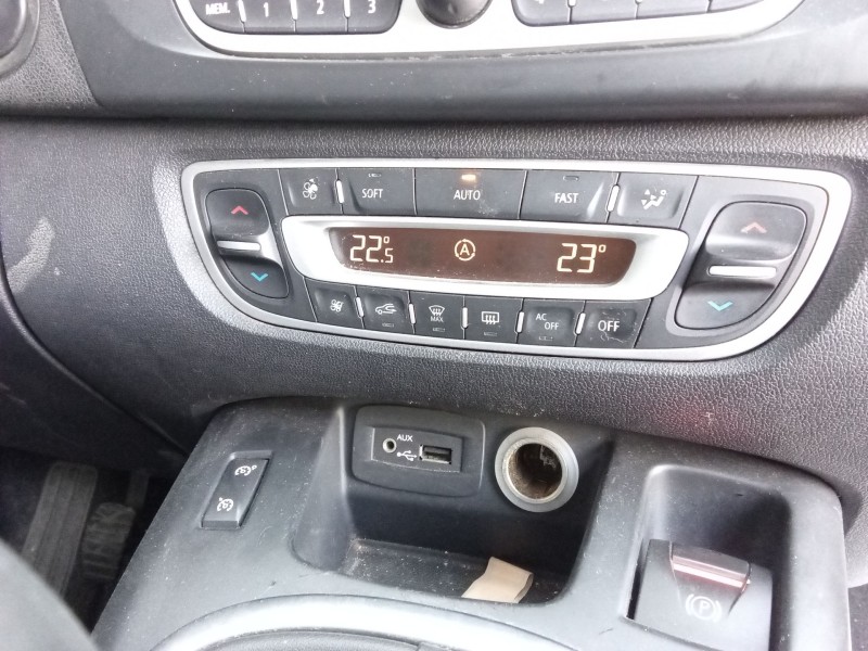 Recambio de mando climatizador para renault scénic iii (jz0/1_) 1.5 dci referencia OEM IAM   