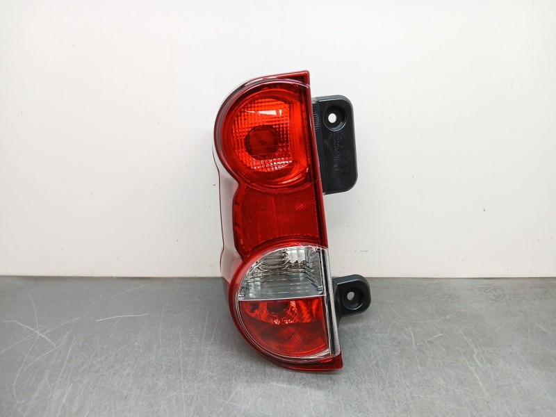 Recambio de piloto trasero izquierdo para nissan nv 200 (m20) referencia OEM IAM 26555BJ00A  16231541