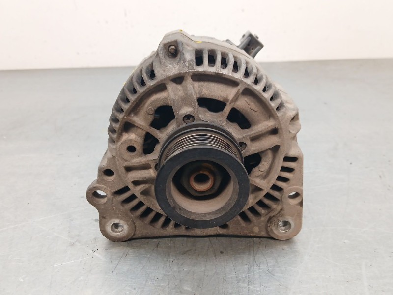 Recambio de alternador para volkswagen polo iii (6n1) 100 1.4 16v referencia OEM IAM 028903025Q  