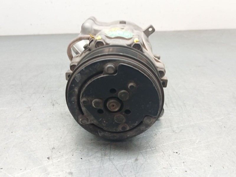 Recambio de compresor aire acondicionado para volkswagen polo iii (6n1) 100 1.4 16v referencia OEM IAM 6N0820803A  