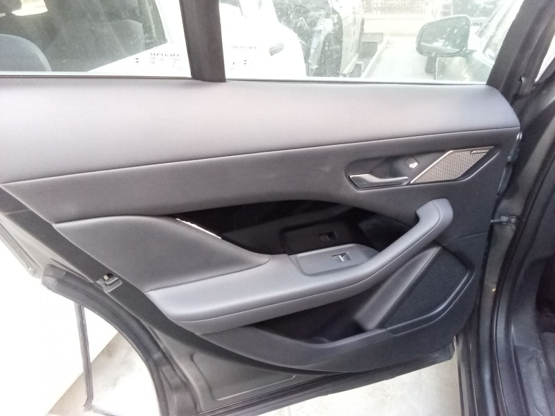 Recambio de guarnecido puerta trasera izquierda para jaguar i-pace (x590) ev400 awd referencia OEM IAM   