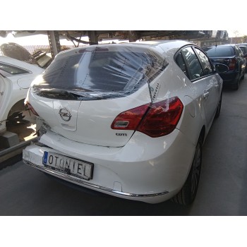 opel astra j (p10) del año 2013