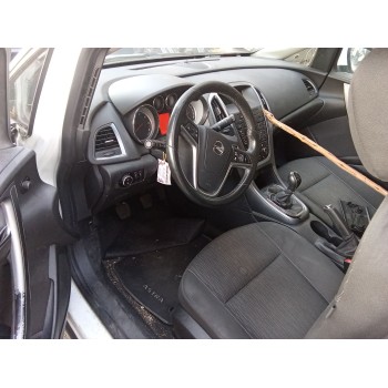 opel astra j (p10) del año 2013