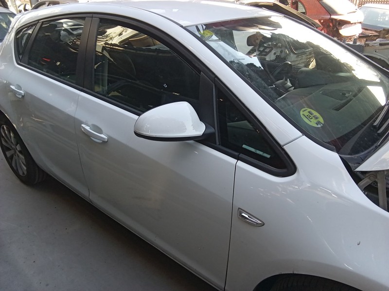 Recambio de puerta delantera derecha para opel astra j (p10) 1.7 cdti (68) referencia OEM IAM 13330766  