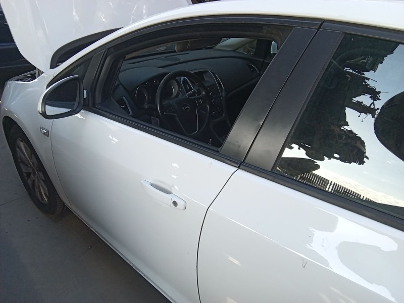 Recambio de puerta delantera izquierda para opel astra j (p10) 1.7 cdti (68) referencia OEM IAM 13330765  