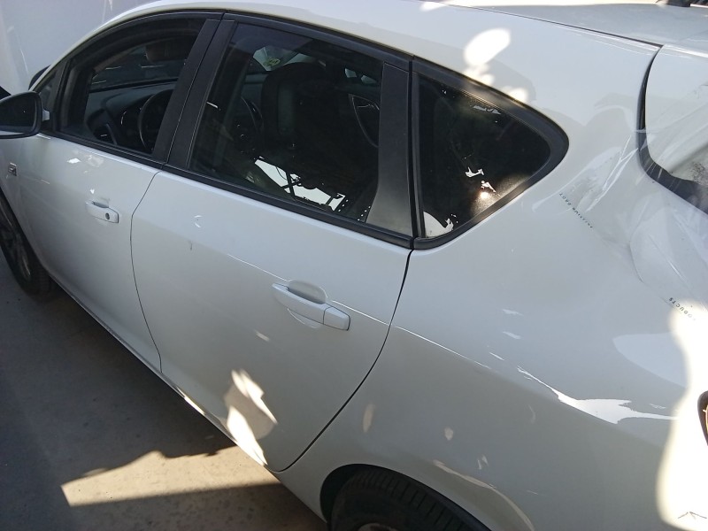Recambio de puerta trasera izquierda para opel astra j (p10) 1.7 cdti (68) referencia OEM IAM 13285610  