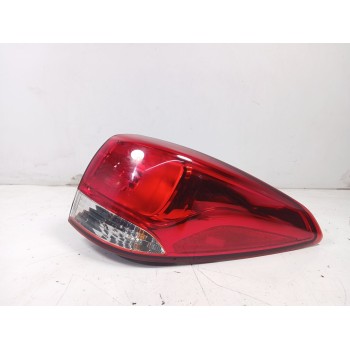 Recambio de piloto trasero derecho para kia carens iv 1.7 crdi referencia OEM IAM 92402A4020  