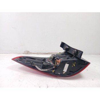 Recambio de piloto trasero derecho para kia carens iv 1.7 crdi referencia OEM IAM 92402A4020  