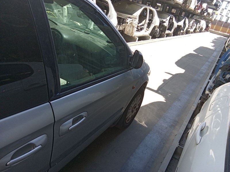 Recambio de puerta delantera derecha para chrysler voyager iv (rg, rs) 2.5 crd referencia OEM IAM 04717716AF  
