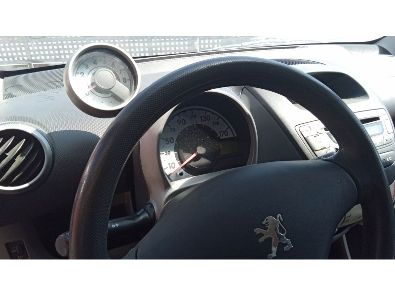Recambio de cuadro instrumentos para peugeot 107 (pm_, pn_) 1.0 referencia OEM IAM 8211RW  