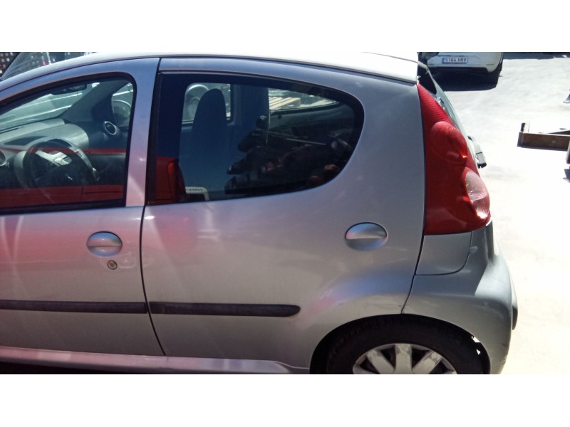 Recambio de puerta trasera izquierda para peugeot 107 (pm_, pn_) 1.0 referencia OEM IAM 1612543780  