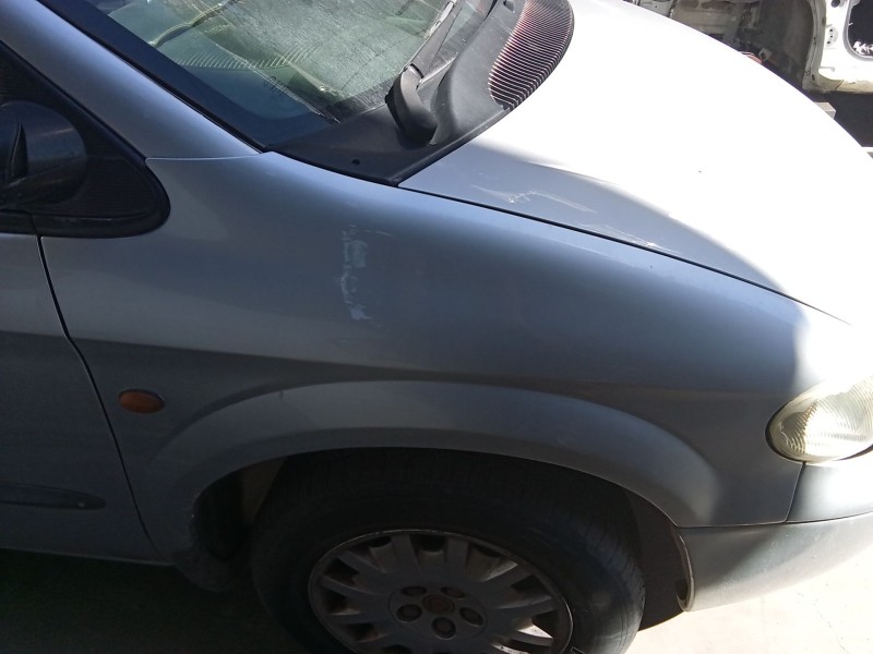 Recambio de aleta delantera derecha para chrysler voyager iv (rg, rs) 2.5 crd referencia OEM IAM 05018444AA  