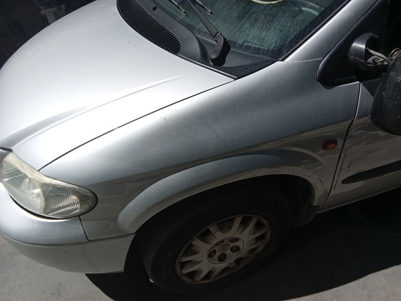 Recambio de aleta delantera izquierda para chrysler voyager iv (rg, rs) 2.5 crd referencia OEM IAM 05018445AA  