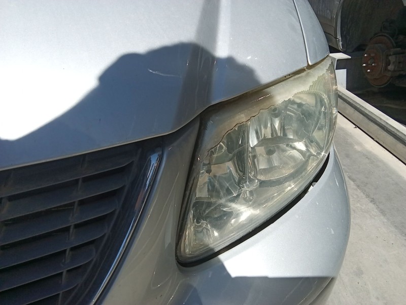 Recambio de faro izquierdo para chrysler voyager iv (rg, rs) 2.5 crd referencia OEM IAM 04857703AB  
