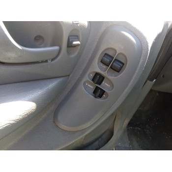 MANDO ELEVALUNAS DELANTERO IZQUIERDO 04685732AA 