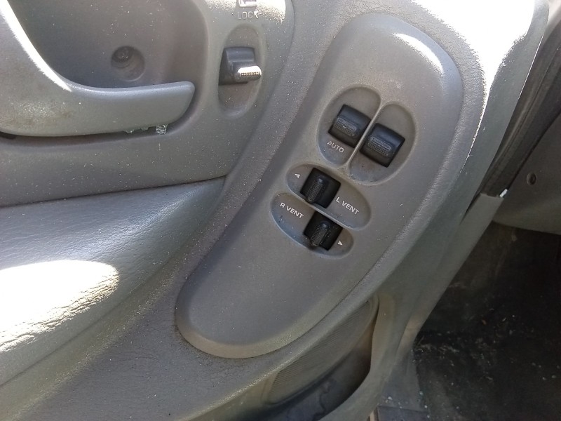 Recambio de mando elevalunas delantero izquierdo para chrysler voyager iv (rg, rs) 2.5 crd referencia OEM IAM 04685732AA  