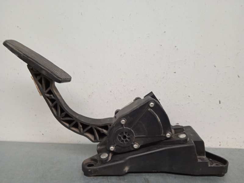 Recambio de potenciometro pedal para kia carens (un) active referencia OEM IAM BGD0503A1D200  6 PINS
