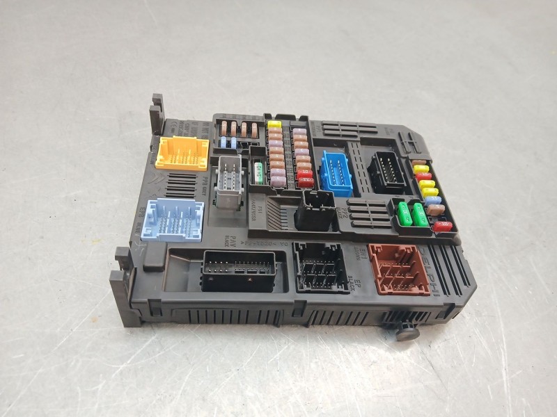 Recambio de centralita bsi para citroën c4 cactus 1.2 thp 110 referencia OEM IAM 9830805680  