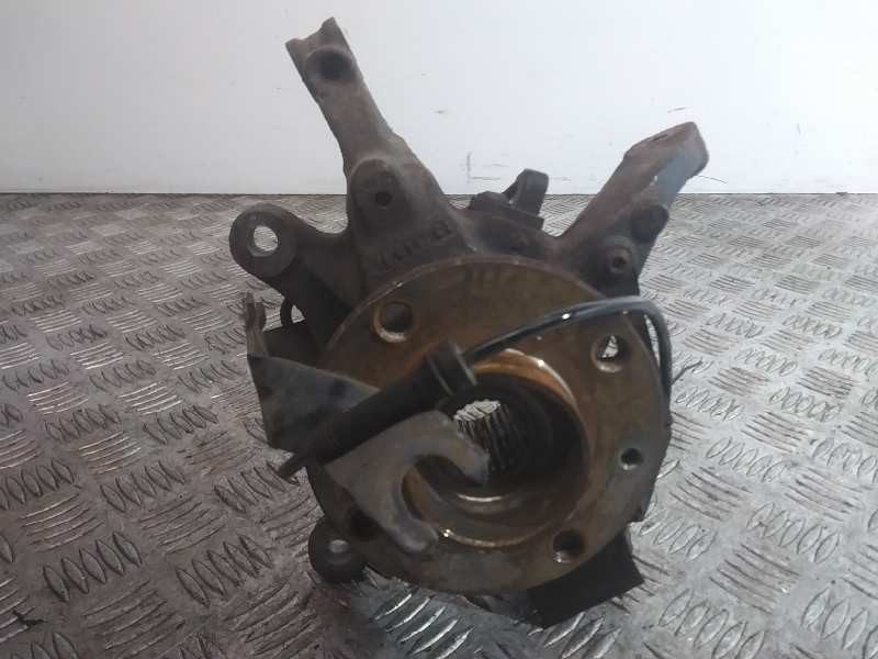 Recambio de mangueta delantera izquierda para renault captur zen referencia OEM IAM   