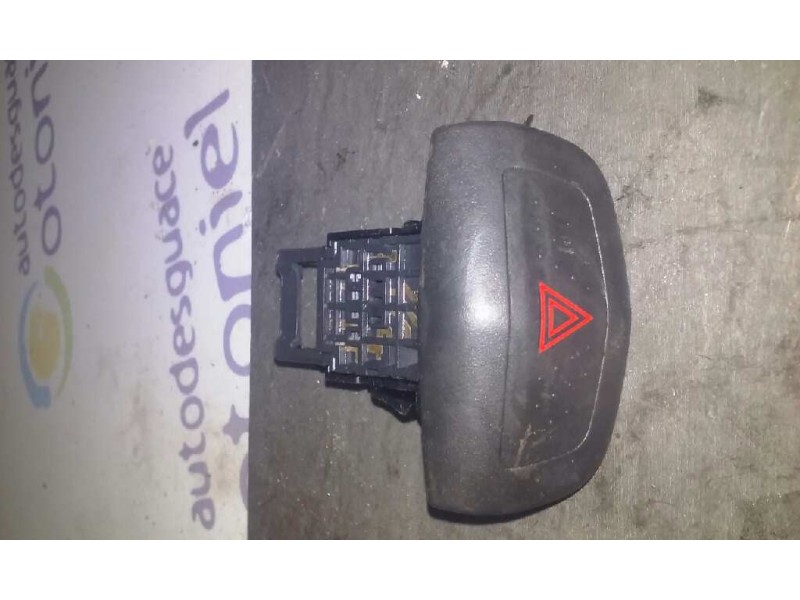 Recambio de warning para nissan primera berlina (p12) line up referencia OEM IAM   