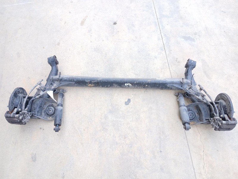 Recambio de puente trasero para kia venga (yn) 1.6 crdi 128 referencia OEM IAM 551001K000  