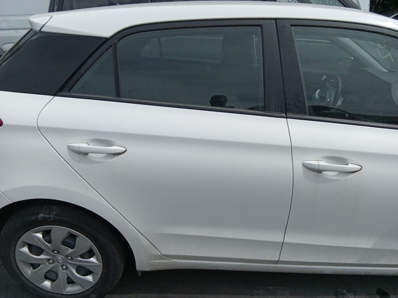 Recambio de puerta trasera derecha para hyundai i20 ii (gb, ib) 1.2 referencia OEM IAM 77004C8000  