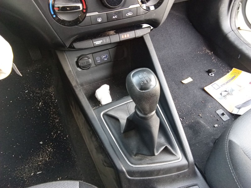 Recambio de palanca cambio para hyundai i20 ii (gb, ib) 1.2 referencia OEM IAM 43700C83004X / 43720C7100  