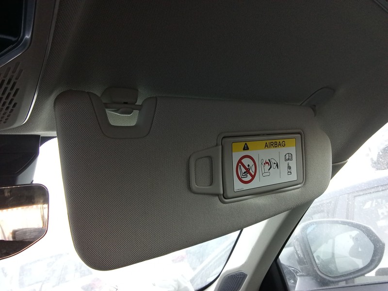 Recambio de parasol derecho para lynk & co 01 phev referencia OEM IAM 8888979115  